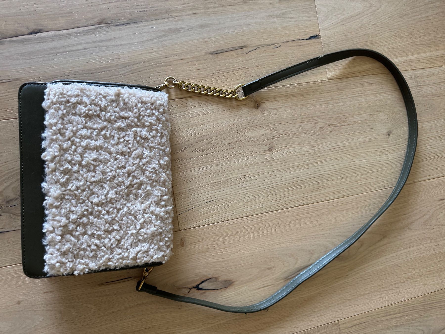 Borse da donna: Olive Grüne Handtasche mit Teddyfell – Usato da Aettenschwil venduto da SaFa24