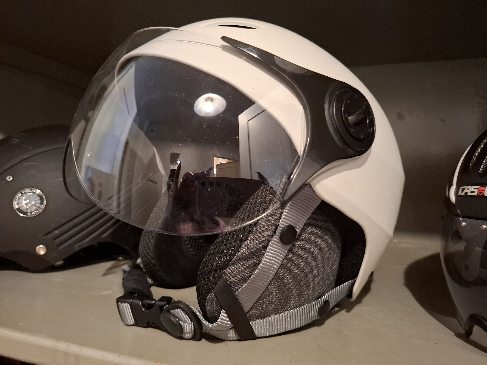 Caschi: Casque urbain yeep.me avec visière – Usato da Lausanne venduto da Ptite_Dame