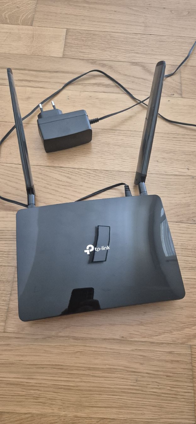 TP-Link Modems & Routeurs: TP-Link Archer MR200 4G-LTE Modem – D'occasion à Beringen par Zsuzsi94