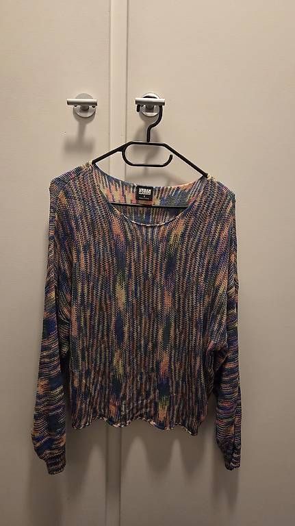 Urban Outfitters Pulls & Sweat-shirts: farbiger Pullover, S/36 – D'occasion à Bern par nigq