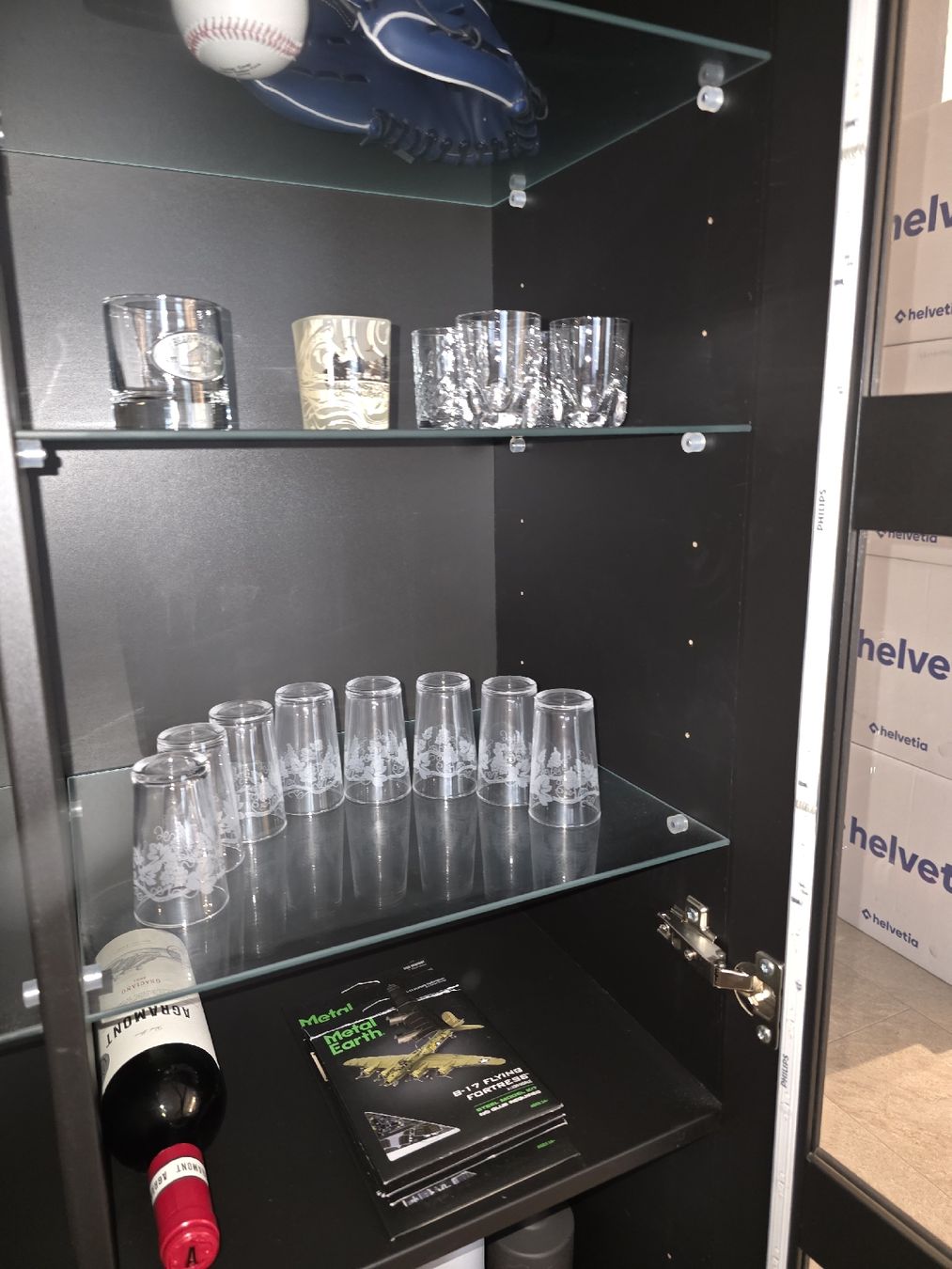 Ikea Vitrines: Vitrine IKEA Brimnes – D'occasion à Kaltbrunn par a_s_28jn 3