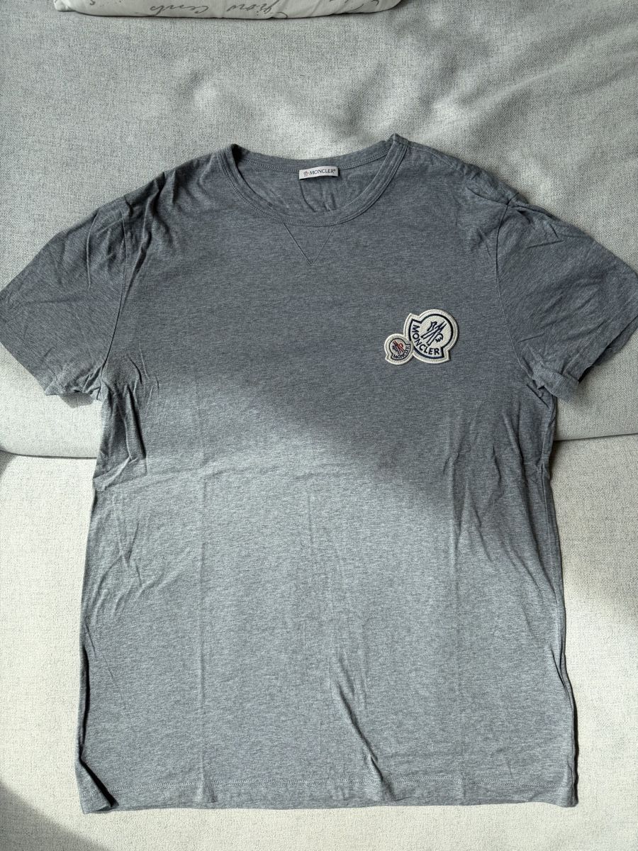 Moncler T-shirts: Moncler Double Logo T-Shirt – D'occasion à Meilen par Zurich_Glam 1