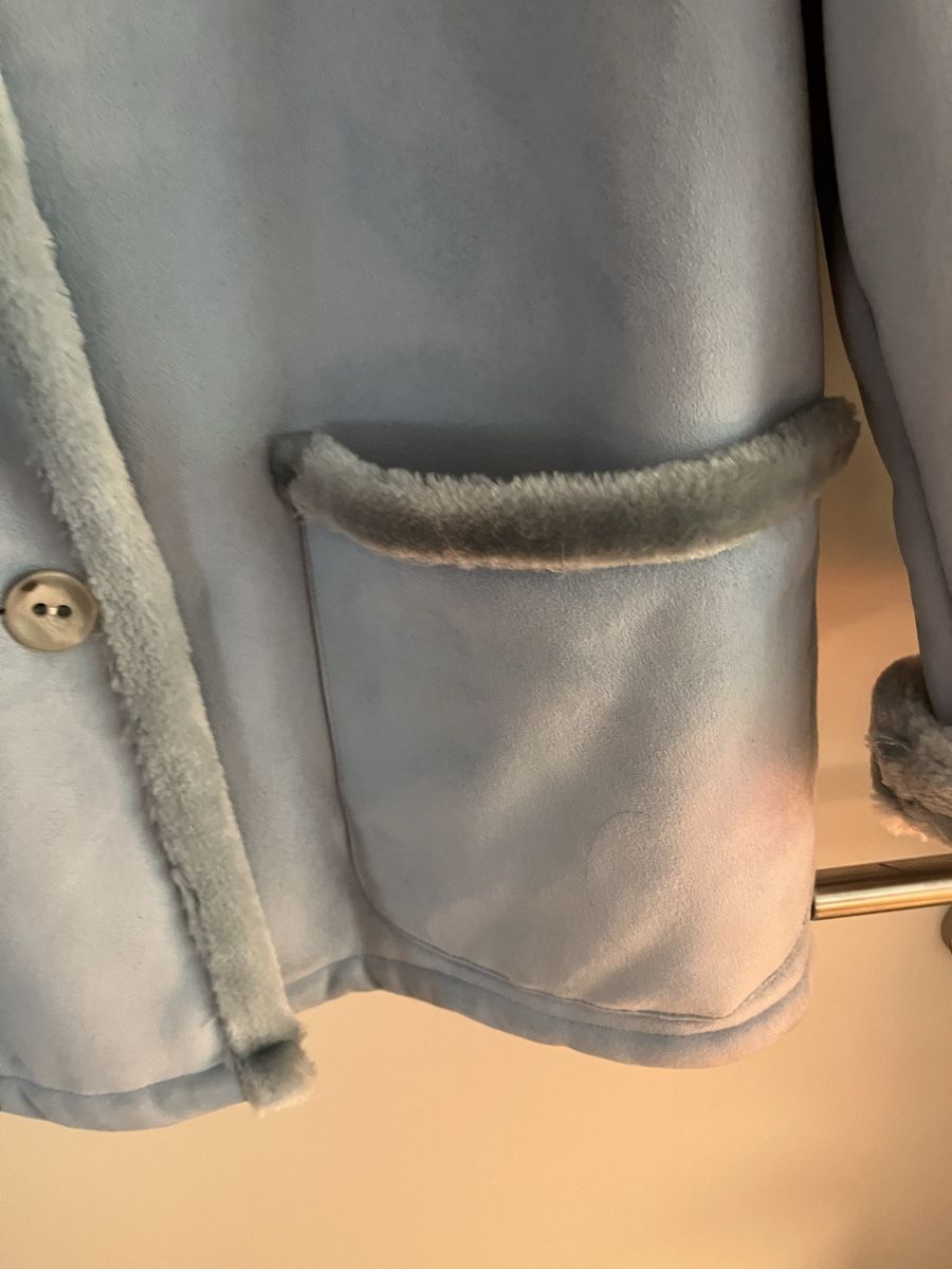 Jacken: Winter Jacke, hellblau mit Fellimitat, Top Zustand – Gebraucht aus Zürich von Closetbesties 3