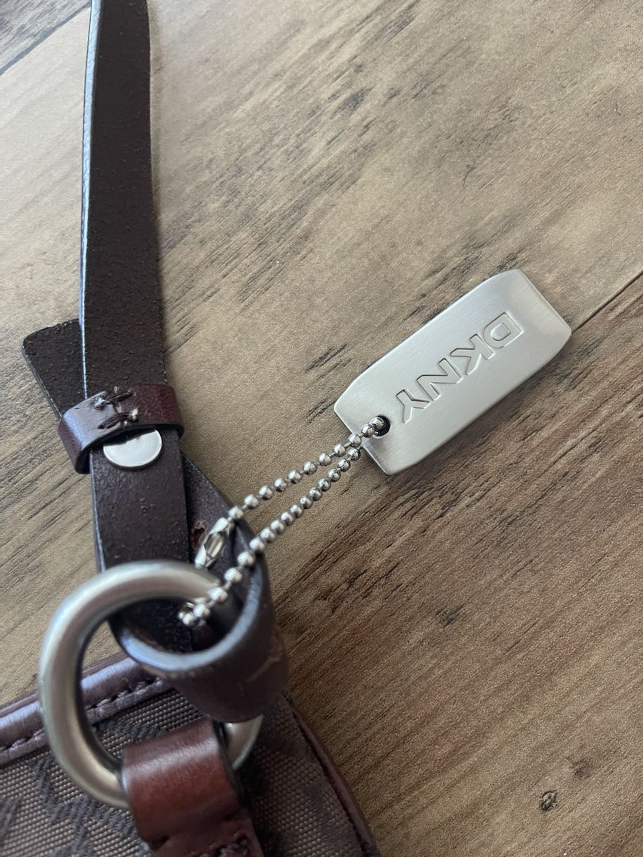 DKNY Borse: kleine Dokumententasche DKNY original – Usato da Dübendorf venduto da olh_rs5r 5