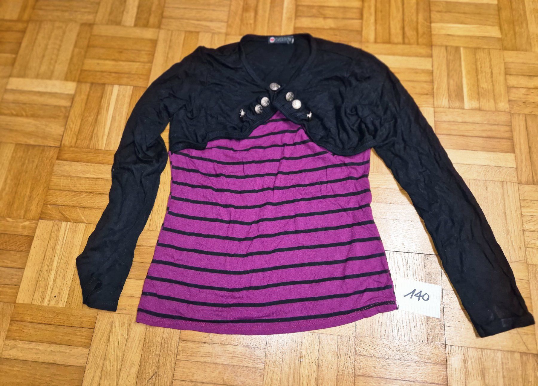 Pullover & Sweatshirts: Pullover 140 – Gebraucht aus Stüsslingen von white_angel86