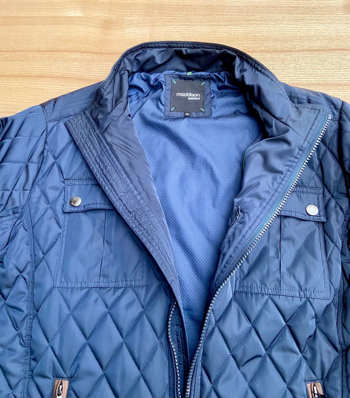 Maddison Giacche: Steppjacke von Maddison, Grösse XL – Usato da Niederried b. Kallnach venduto da mawe74 1
