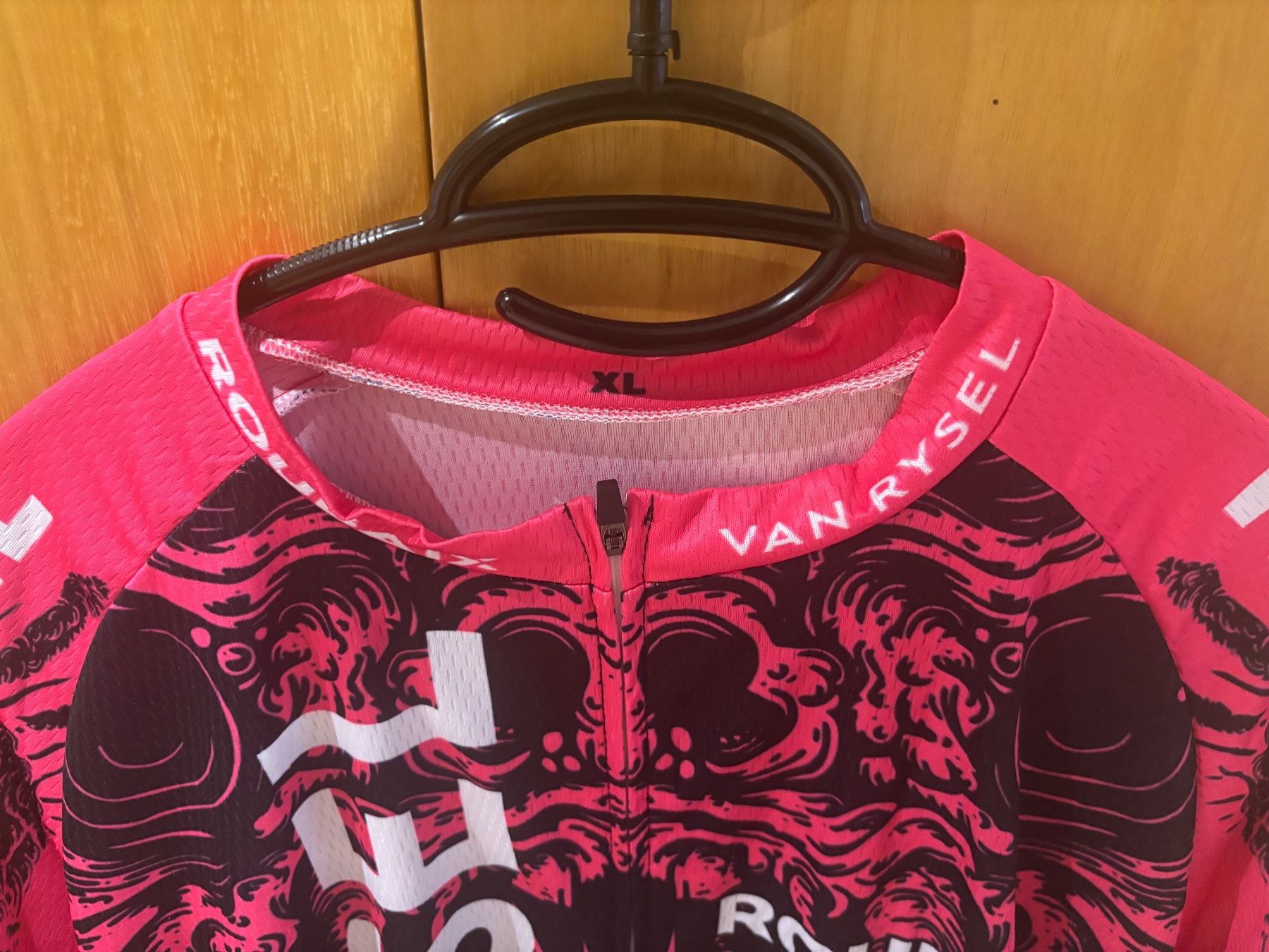 Leibchen & Hosen: Maillot de cyclisme 2026 neuf – Neu und originalverpackt aus Conthey von Michel124 1