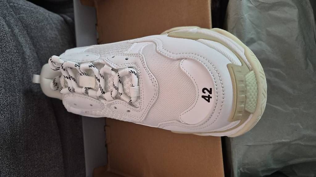 Balenciaga Herrenschuhe: Balenciaga Triple S Gr. 42 Weiß – Neu und originalverpackt aus Kölliken von ale_mqq6 1
