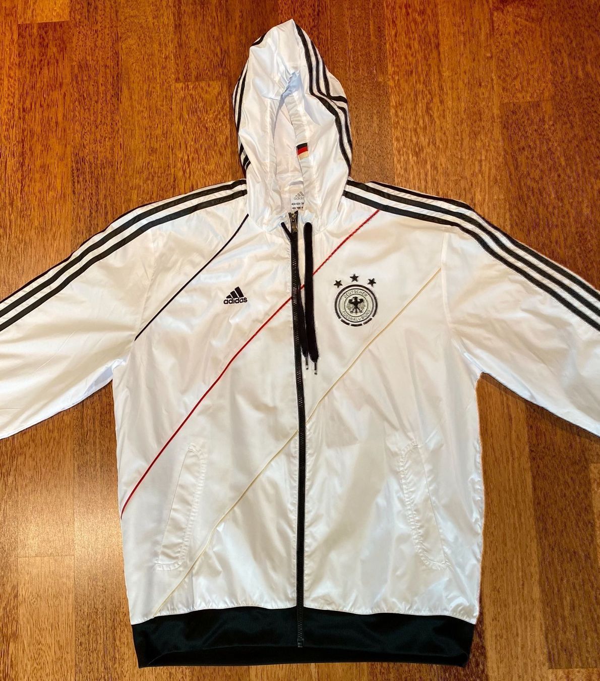 Adidas Jacken: Deutschland Anthem-Jacke Adidas – Neu (gemäss Beschreibung) aus Hermetschwil-Staffeln von Beat131