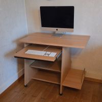 Computertisch auf Rollen