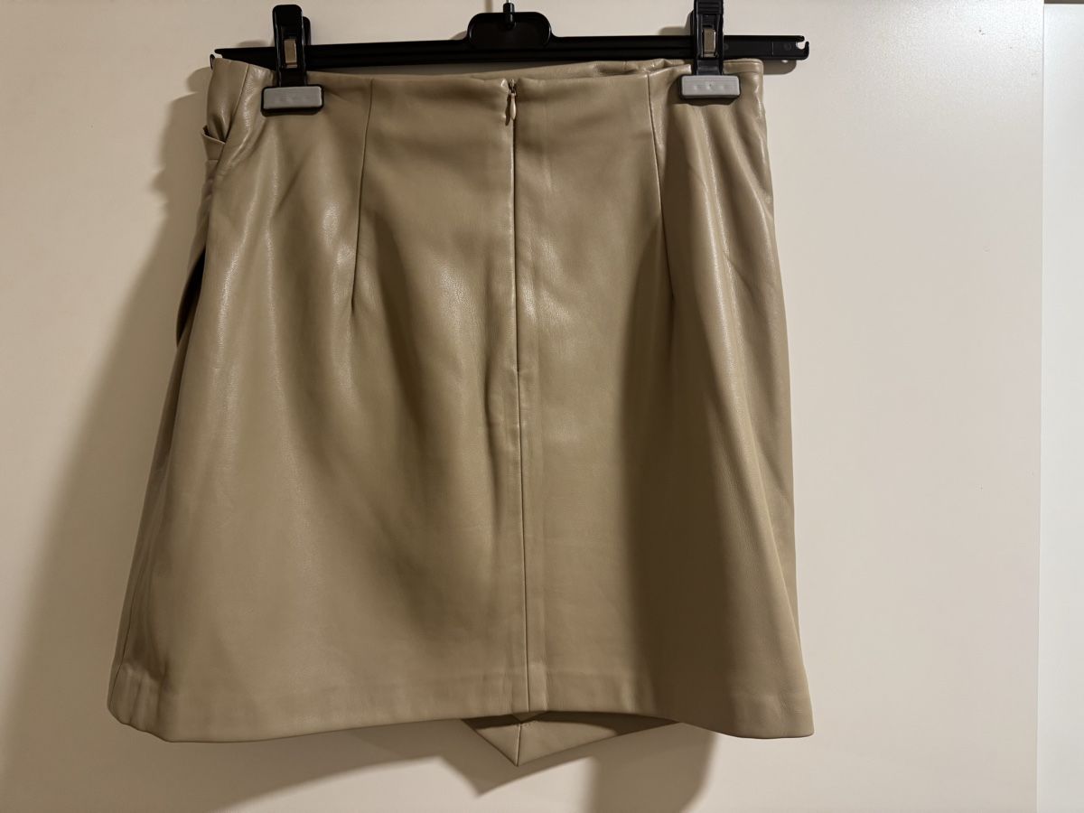 Mango Röcke: Mango Rock Kunstleder beige Grösse M – Gebraucht aus Zürich von nunu03 1