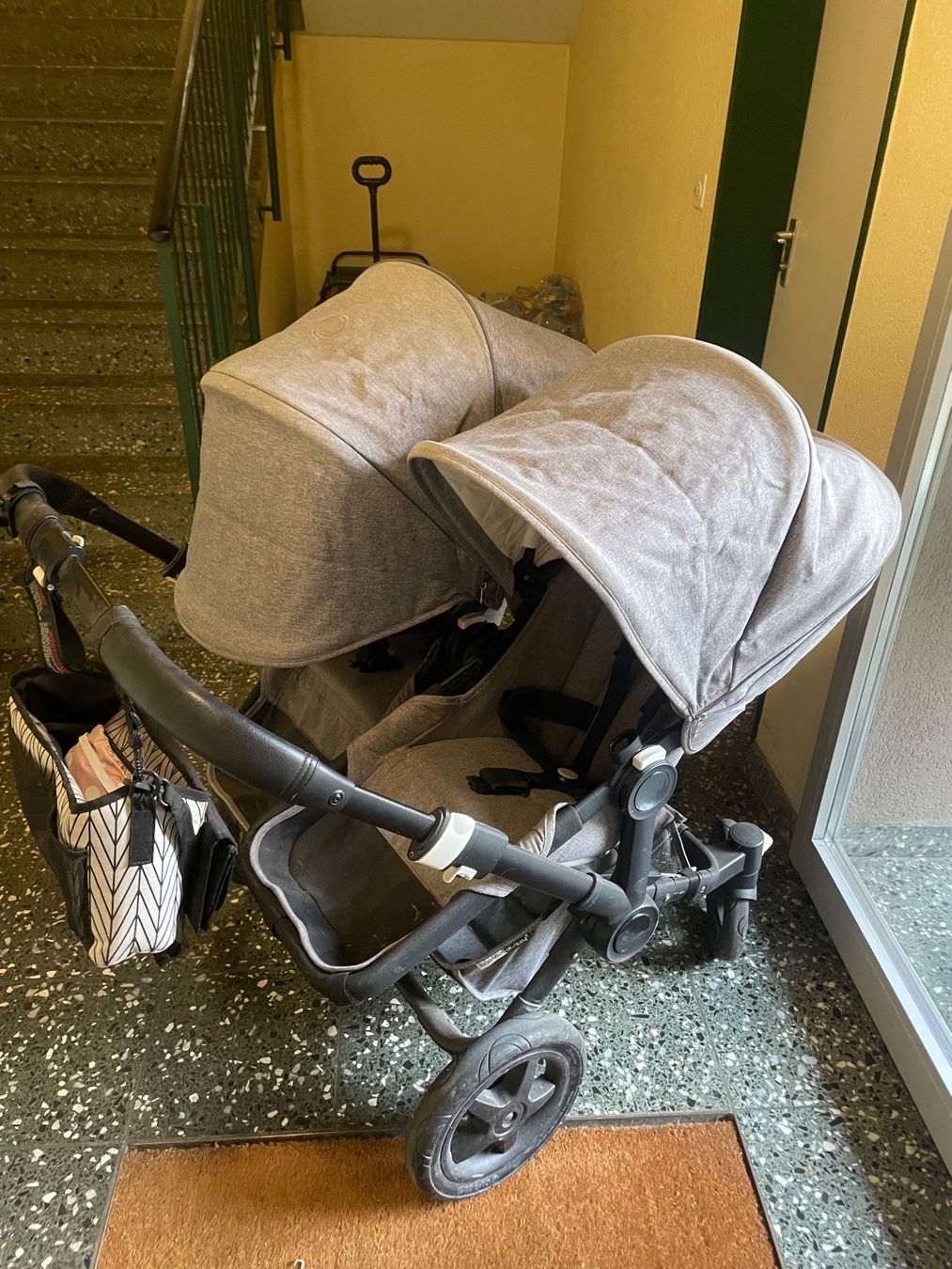Bugaboo Carrozzine: Buggaboo Zwillingskinderwagen oder Einzelkinderwagen – Usato da Muttenz venduto da Marischn 3