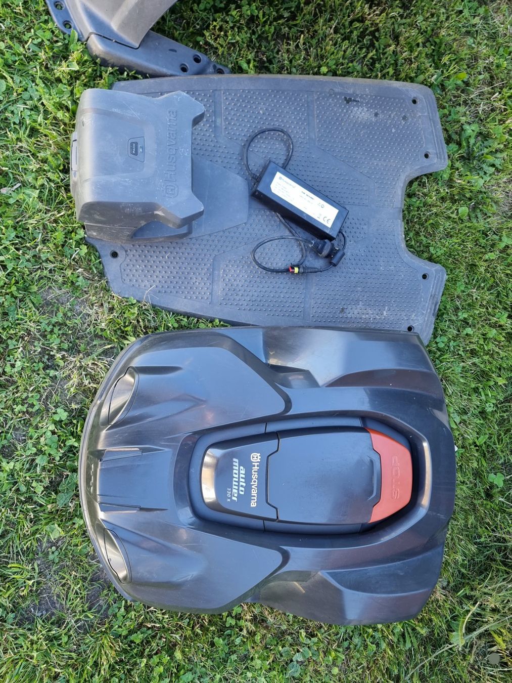 Husqvarna Tondeuses à gazon: Automower Husqvarna 330x – D'occasion à Gossau SG par and_28vp 1