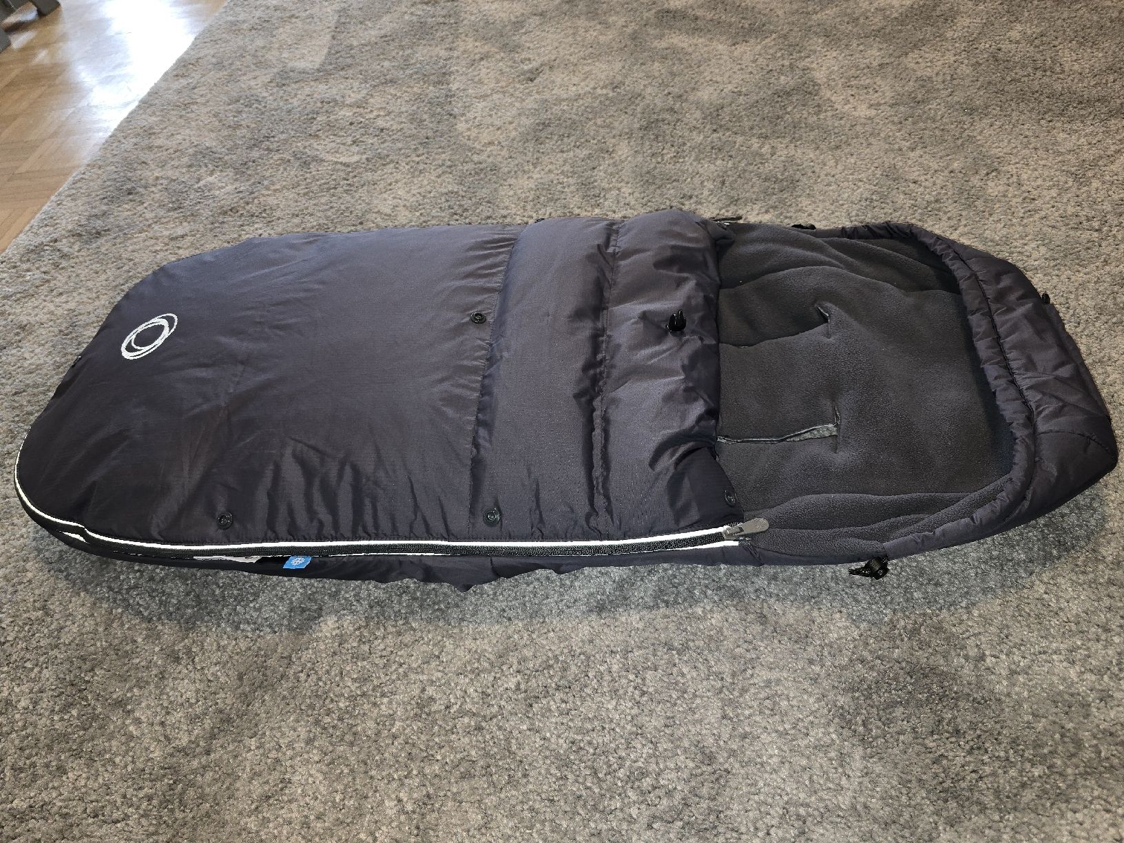 Bugaboo Sacchi a pelo: Bugaboo Wintersack Grau High Performance  Reflektierend Warm – Usato da Dietikon venduto da Kaska2020 1