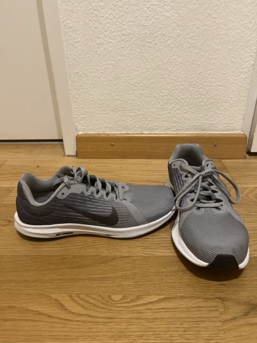Nike Chaussures femmes: Turnschuhe – D'occasion à St. Gallen par m.zeq 1