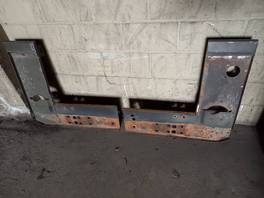 Tutti pezzi di ricambio auto: Heckblech Jeep – Usato da Nussbaumen AG venduto da myb_ymy9 2