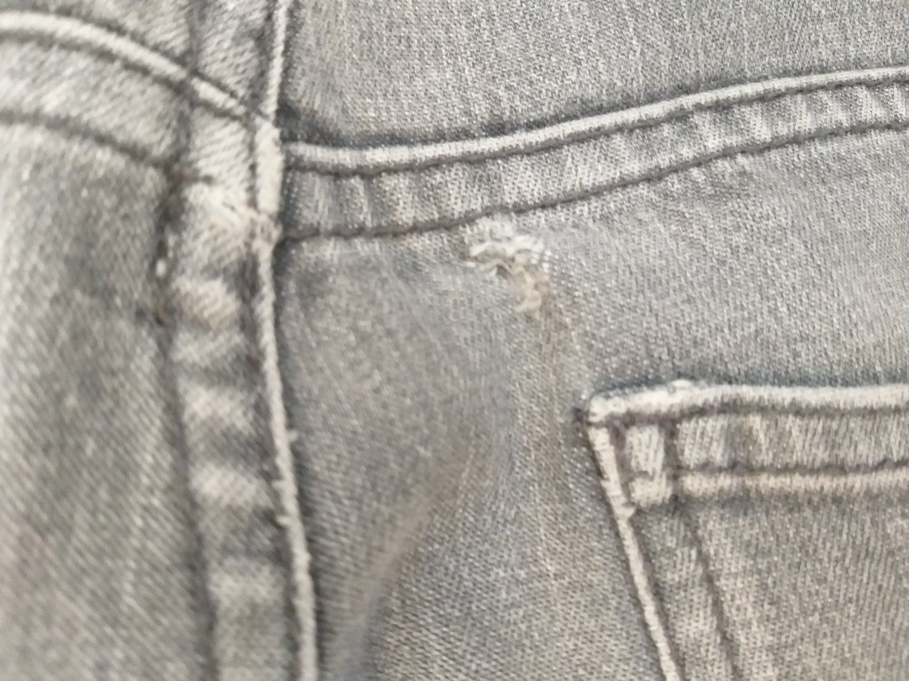 Jeans: CHEAP MONDAY  Jeans  Taille / Grosse W 33 L 32..... – Gebraucht aus Cossonay-ville von Super-Price-Quality 5
