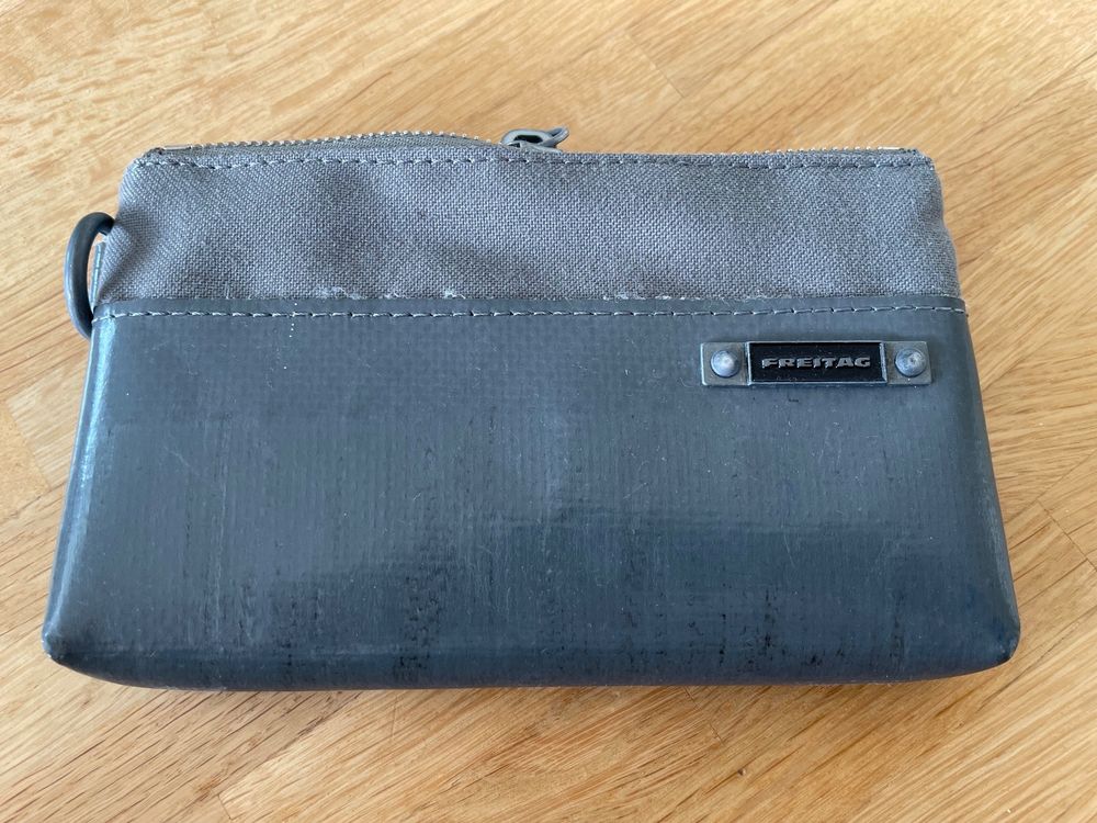 FREITAG Reference Clutch grau 16/10/2cm (Gebraucht) in Buchs ZH für CHF ...