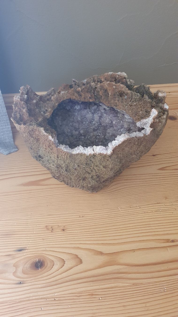 Pierres précieuses: Wunderschöne grosse Kristall-Geode, Amethyst – D'occasion à Kölliken par Jonalu