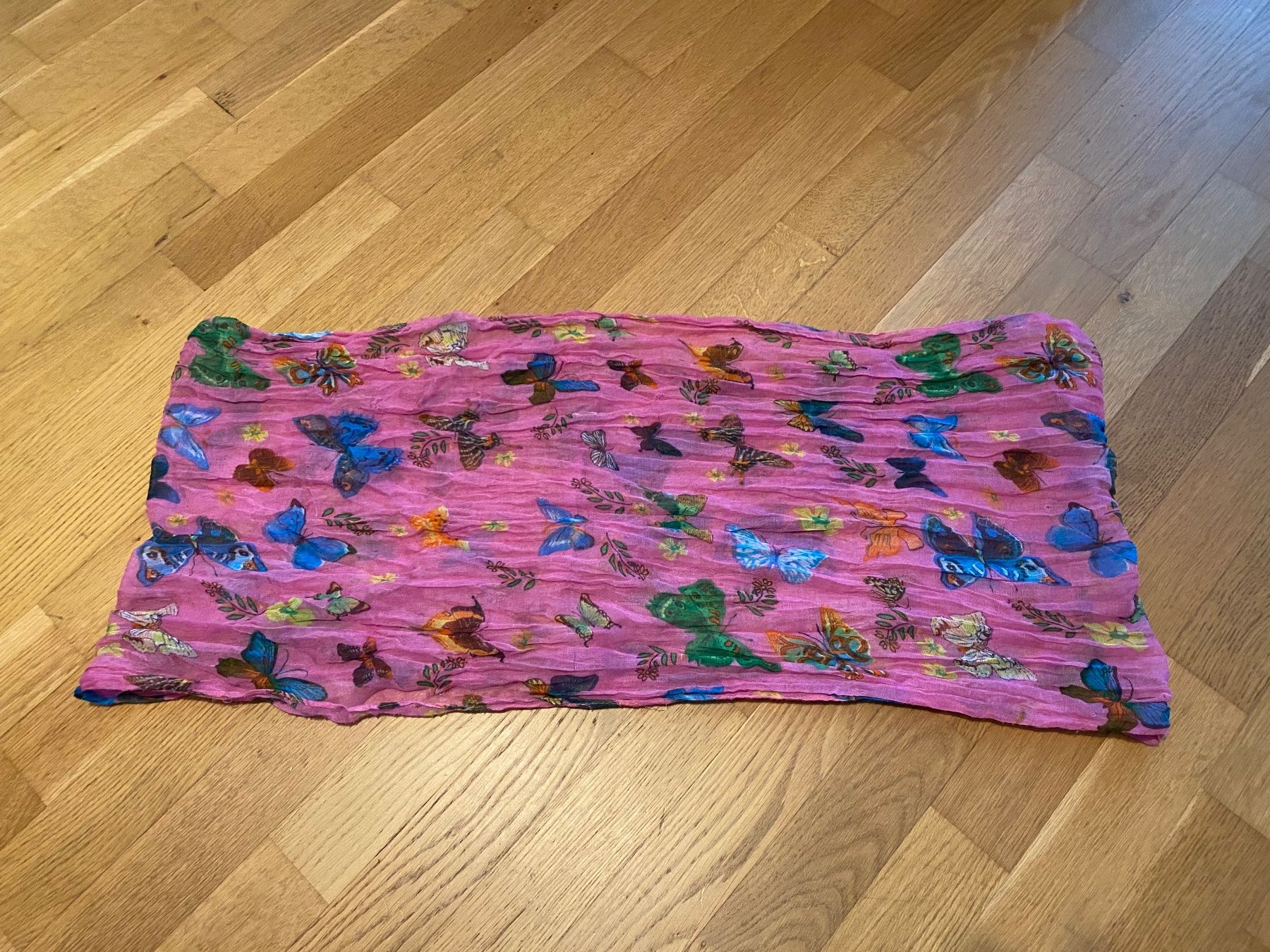 Foulard & Sciarpe: Schal mit Schmetterlingen – Usato da Riedholz venduto da lenibeni03 2