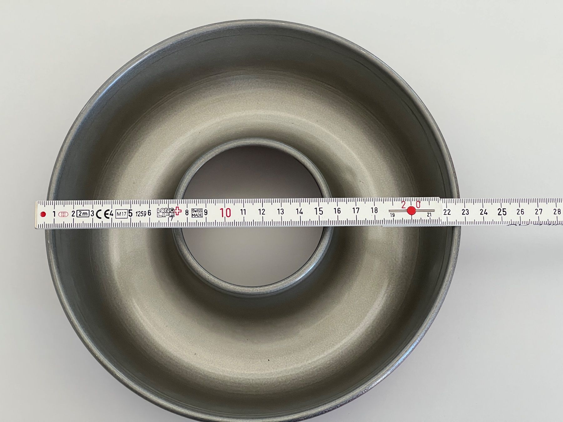 Teglie da forno: Gugelhopf- / Ringbackform Metall, ca. 26 cm – Usato da Büetigen venduto da Jabo 2