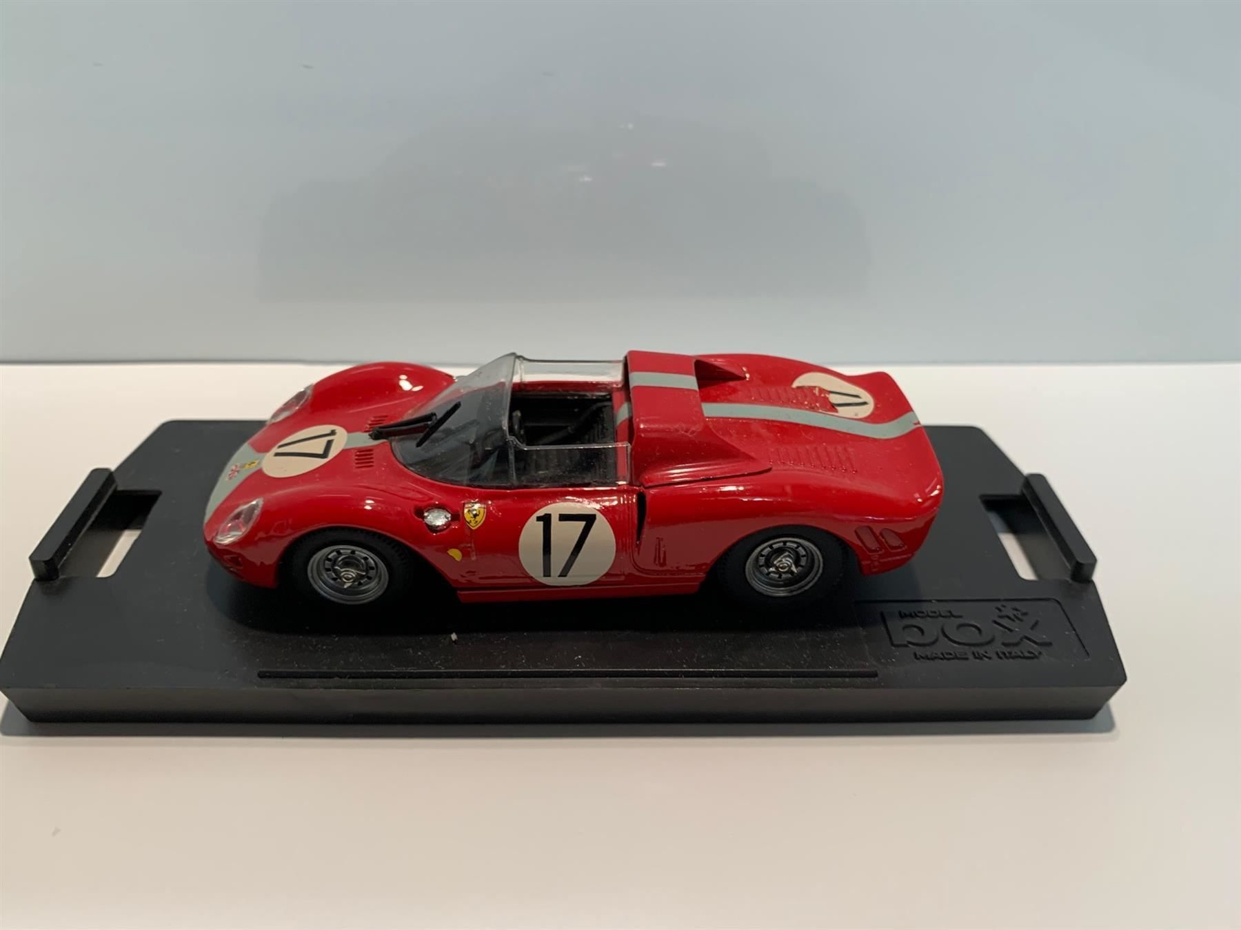 Ferrari Modellautos: Ferrari P2 Spider Le Mans 1965 1:43 – Defekt aus Kerzers von tisyayasuBE
