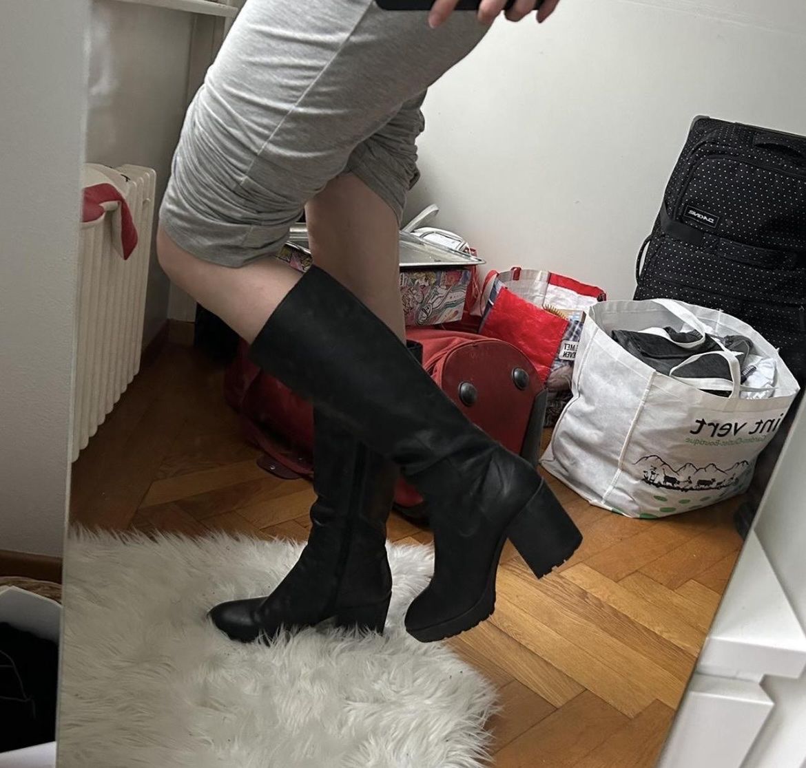 Scarpe da donna: Black leather boots – Usato da Pully venduto da car_rwv6 3