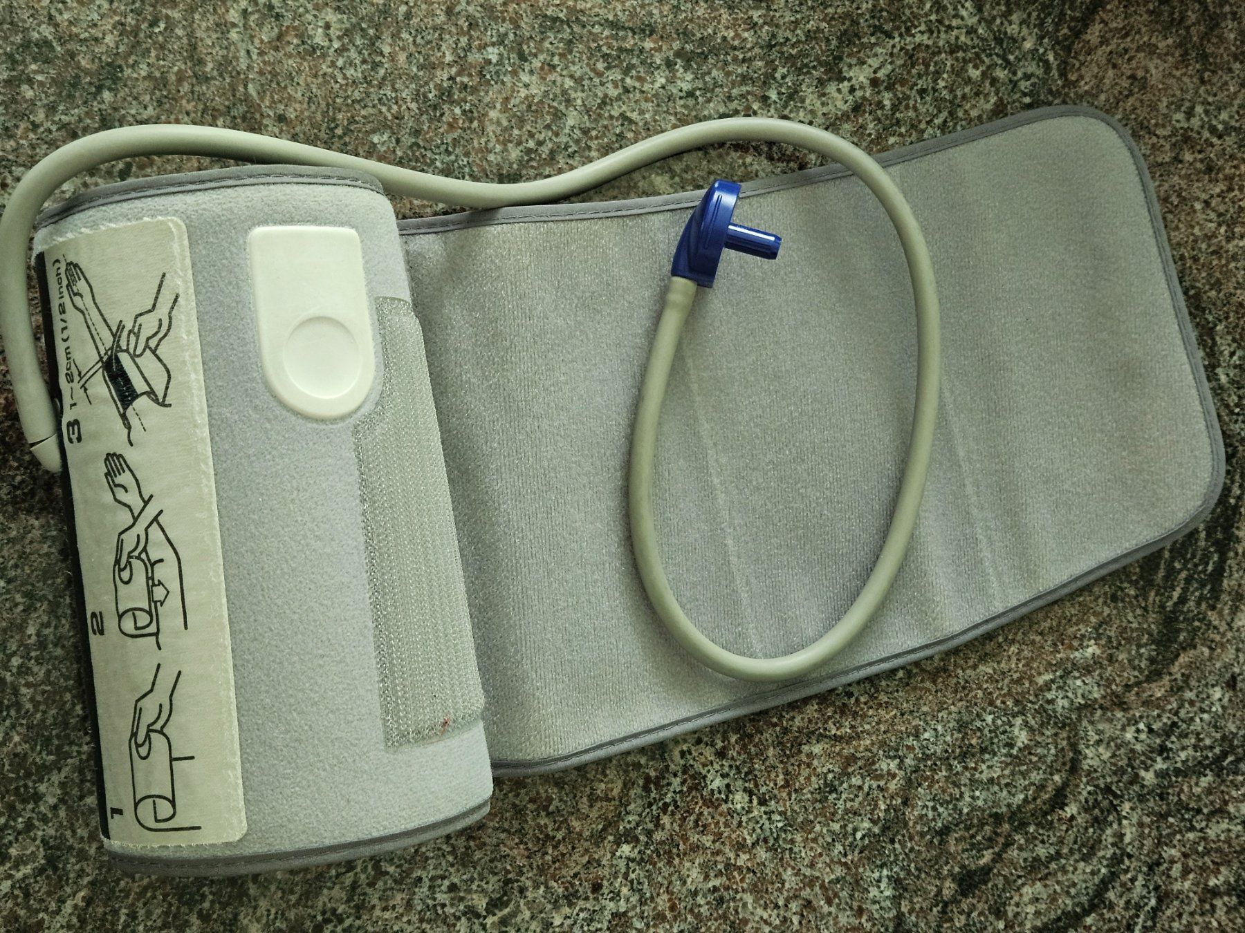 Omron Attrezzature mediche: Blutdruckmessgerät OMRON – Usato da Grüningen venduto da WERMEI01 3