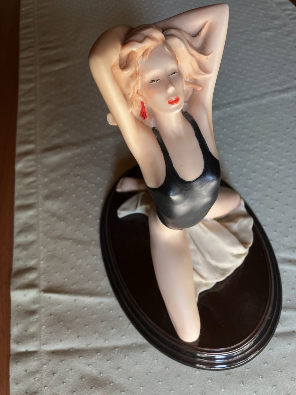 Sculptures & Statues: Skulptur, sich räkelnde Dame – D'occasion à Männedorf par Amleto3 6