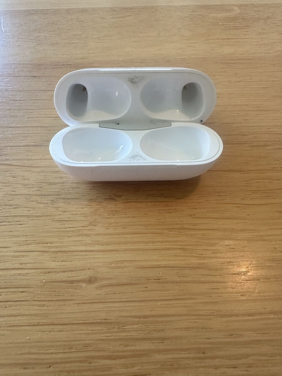 Apple Cuffie: Air Pods Pro 2. Generation nur Ladecase – Usato da Zürich venduto da oli_k9zc 1