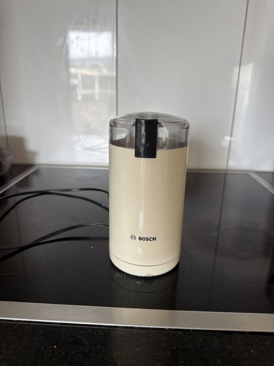 Bosch Appareils de cuisine: Bosch Kaffeebohnen verkleiner  – D'occasion à Zürich par ann_h66r