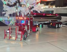 2 RC Trucks mit Fernsteuerung