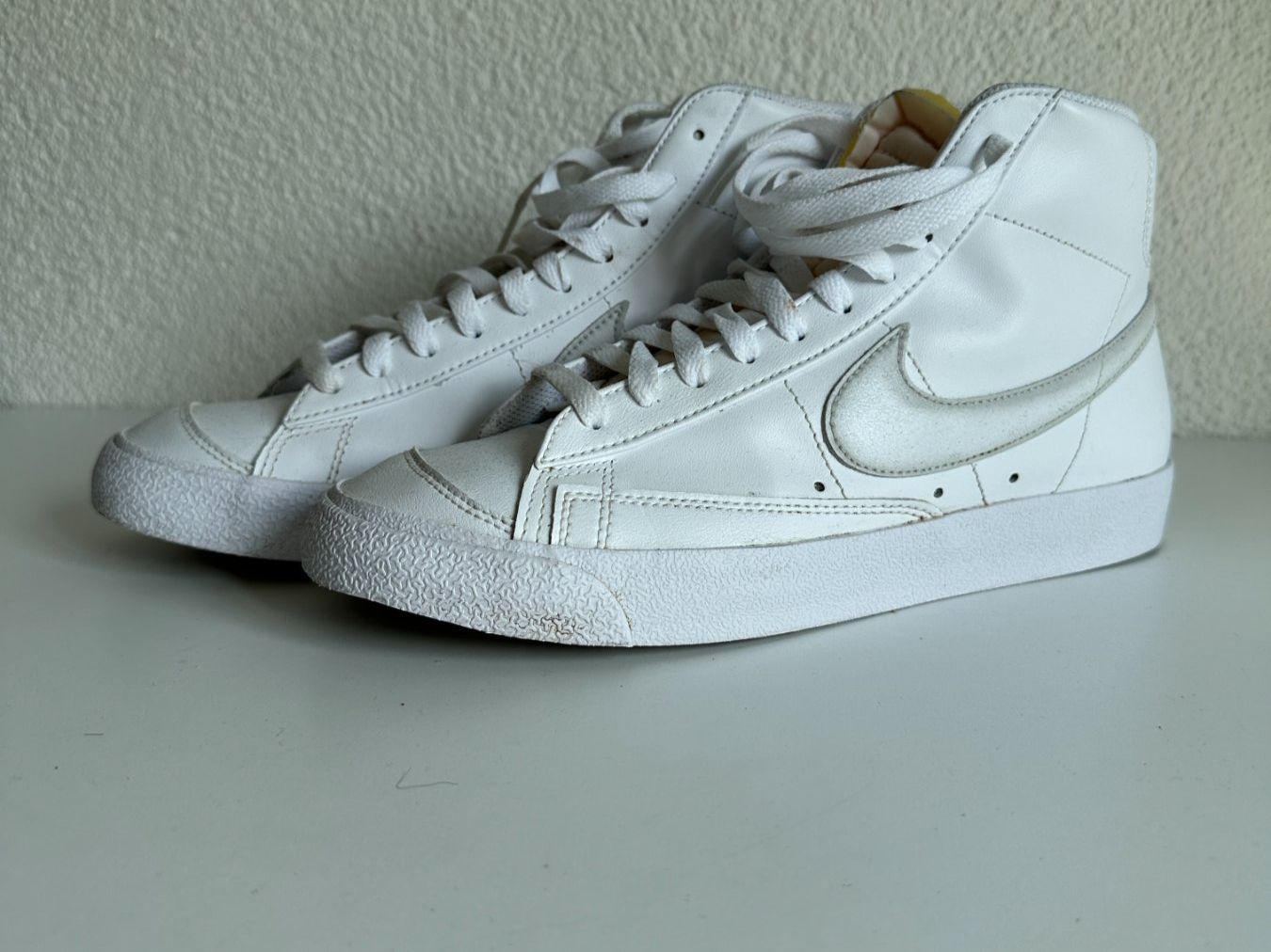 Nike Scarpe da uomo: Nike Schuhe Grösse 42 / weiss – Usato da Zürich venduto da anporio