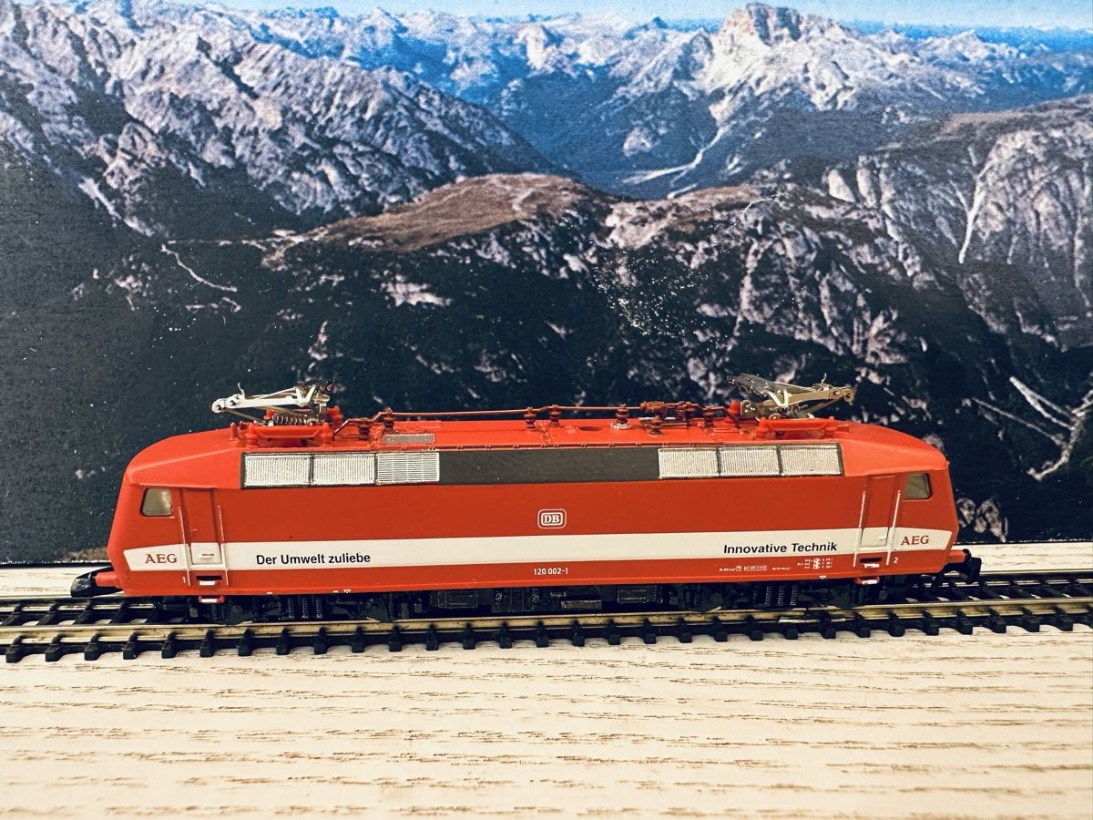 Märklin Modellini di ferrovie: Märklin 8835 DB BR 120 – Usato da Lupsingen venduto da New-Haven 1