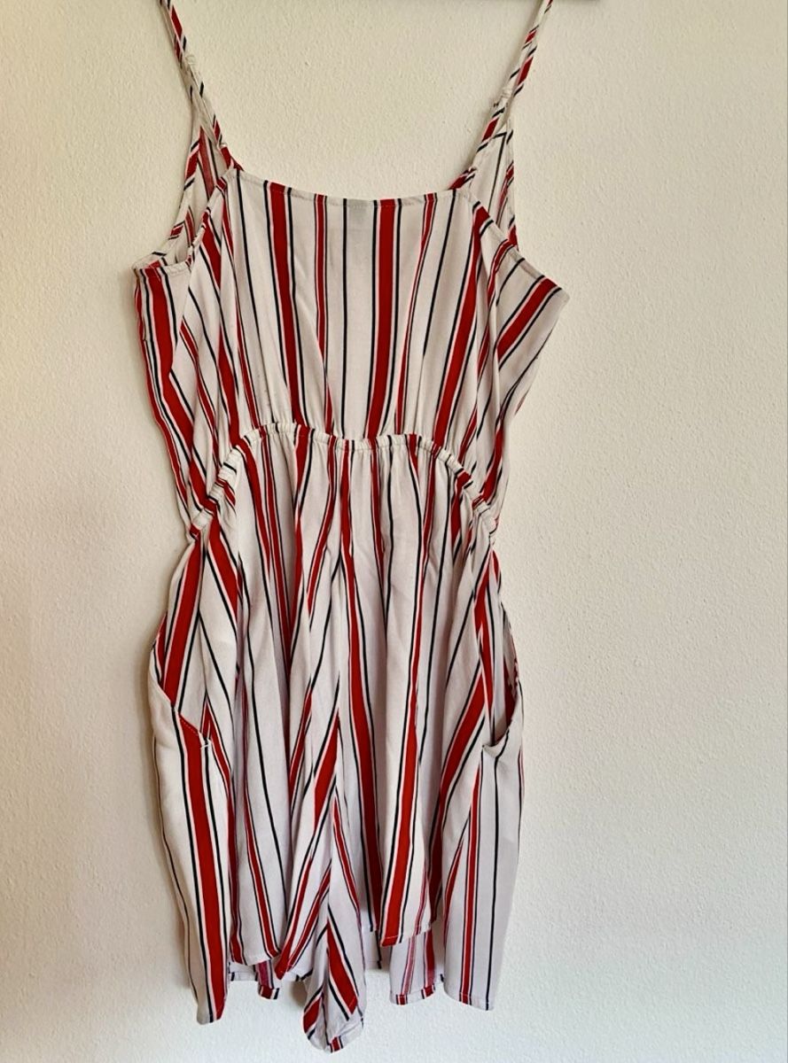 H&M Tute: Playsuit rayé rouge et blanc - H&M Divided - taille 36 – Usato da Nyon venduto da meganhw 1