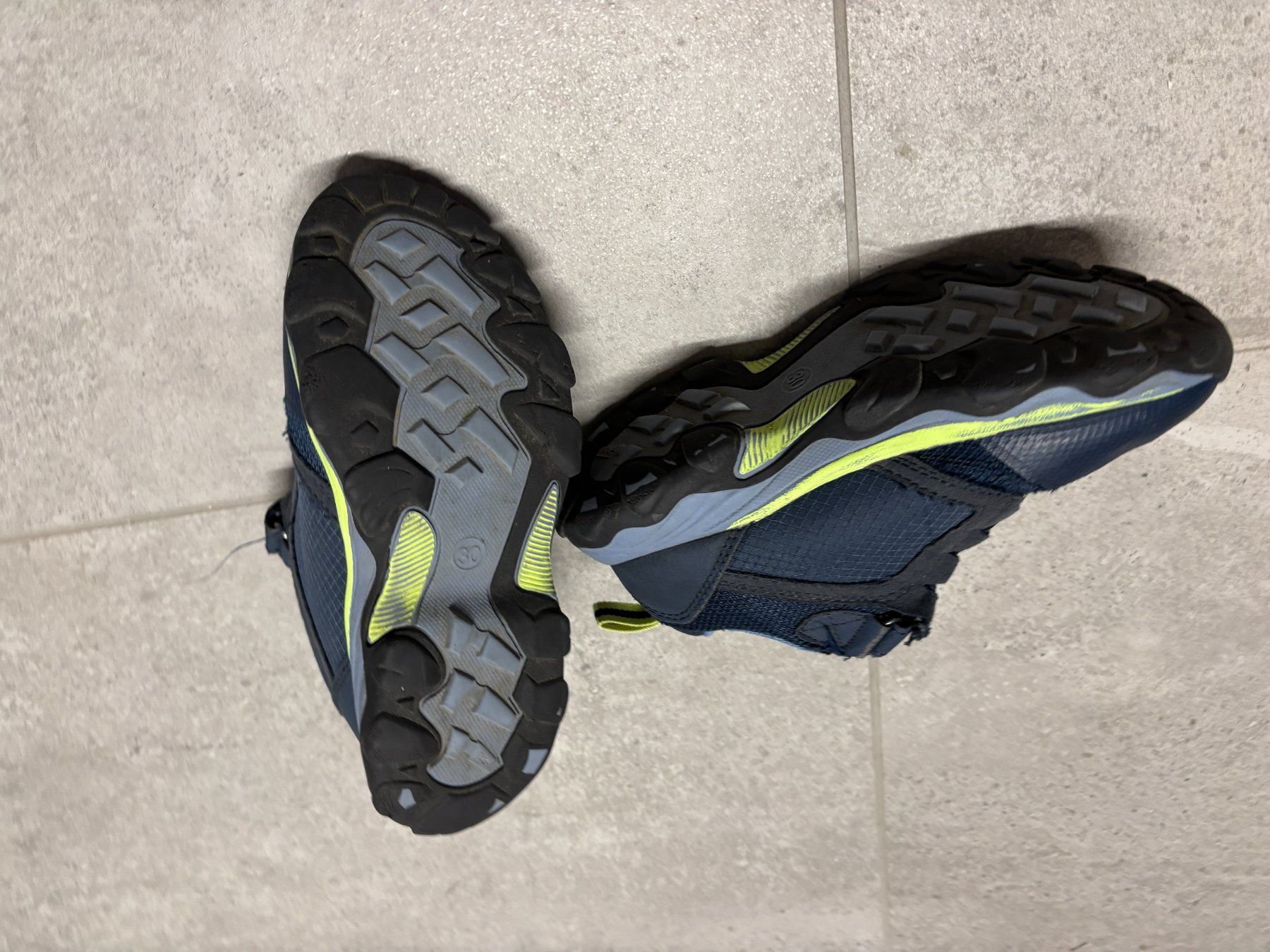 Schuhe für Jungen: Baskets enfant bleu pointure 30 – Gebraucht aus Salvenach von gwenwywar 1