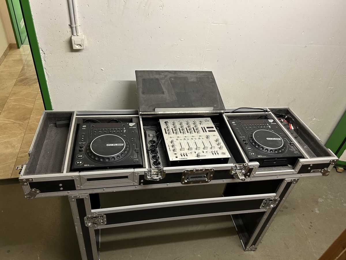Reloop Mischpulte: DJ Set Beginner – Gebraucht aus Regensdorf von WetTowel42