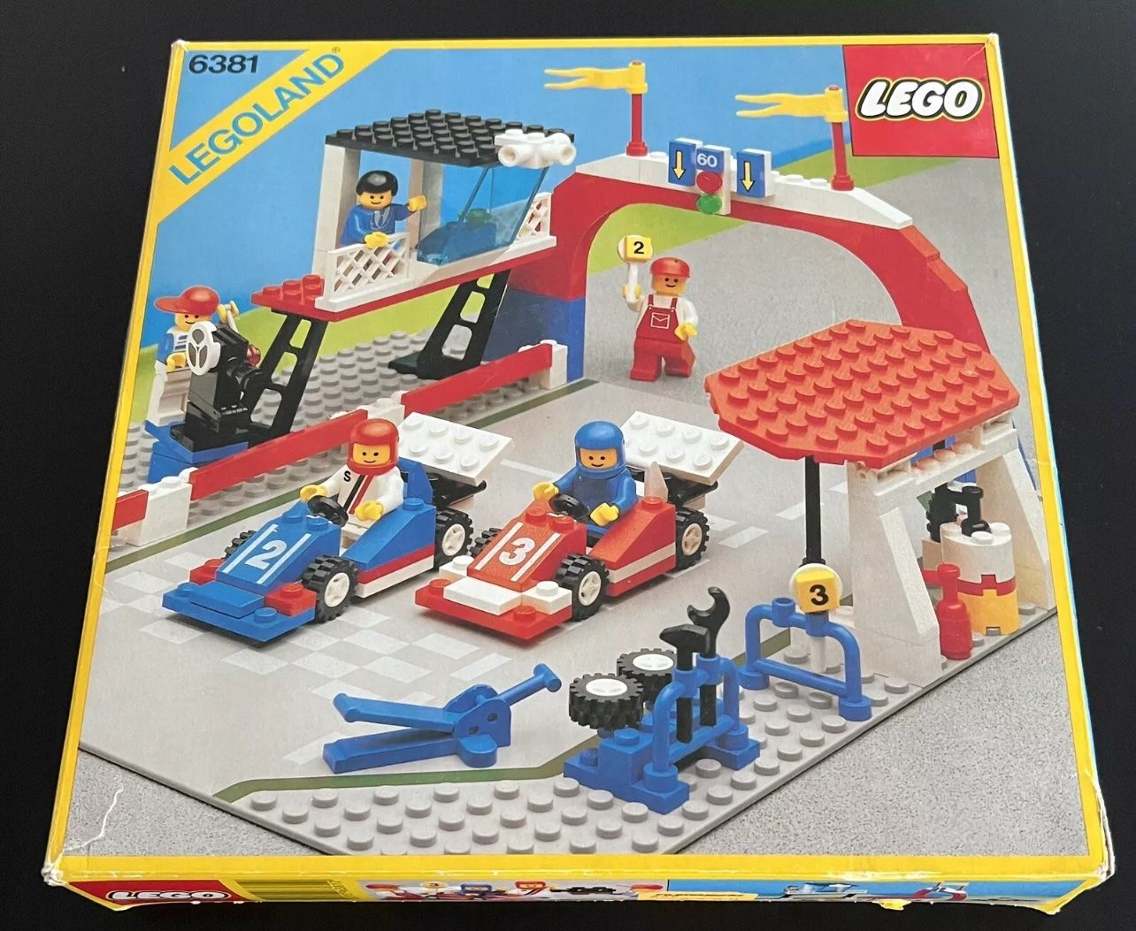 Lego Spielzeuge: LEGO Set 6381 Classic Town Motor Speedway – Gebraucht aus Laufen von ric_9vmm 4