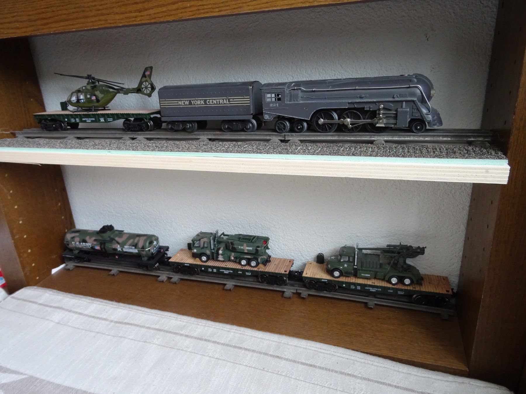 Modellini di ferrovie: US Dampflok mit 4 Wagen Spur 0 – Usato da Hirschthal venduto da Legov 2