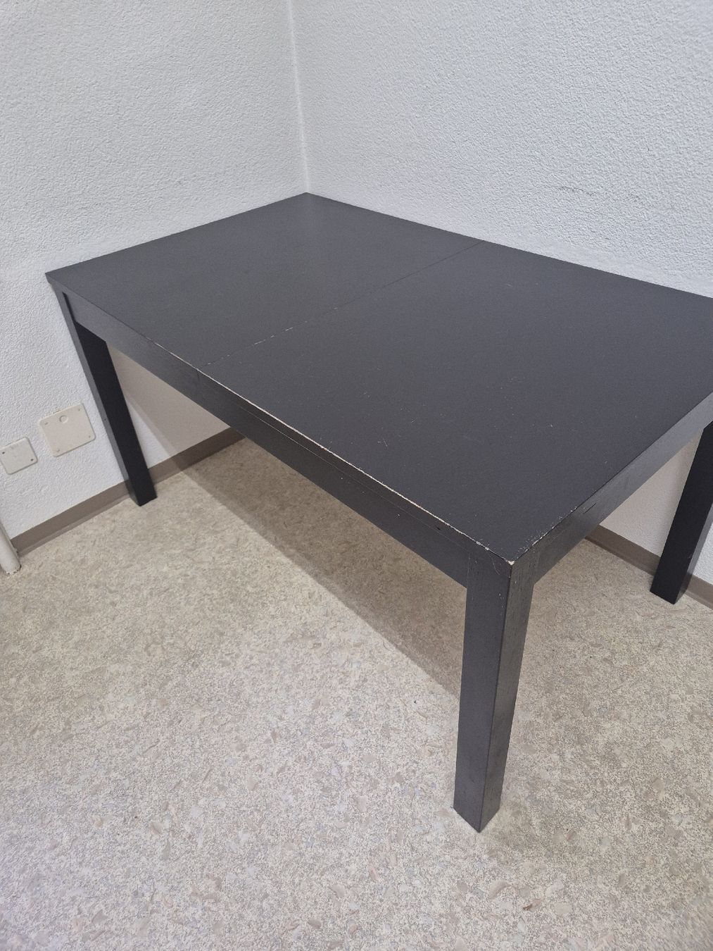 Ikea Tavoli: Tisch IKEA BJURSTA ausziehbar schwarz – Usato da Wald ZH venduto da _Hotarubi_
