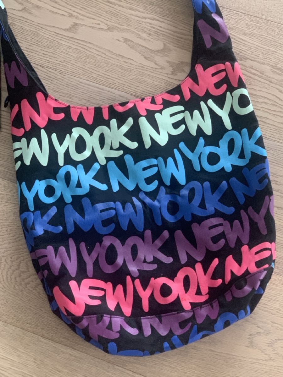 Borse da donna: Trendy "New York" print shoulder bag – Usato da Immensee venduto da Gitter 1