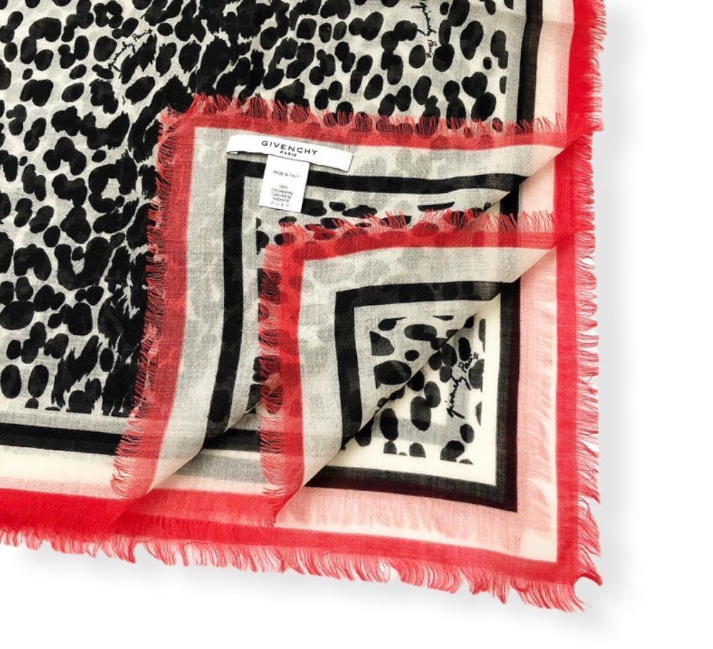Givenchy Foulard & Sciarpe: Givenchy shawl – Nuovo (secondo la descrizione) da Pregassona venduto da Reluxuryspace 3