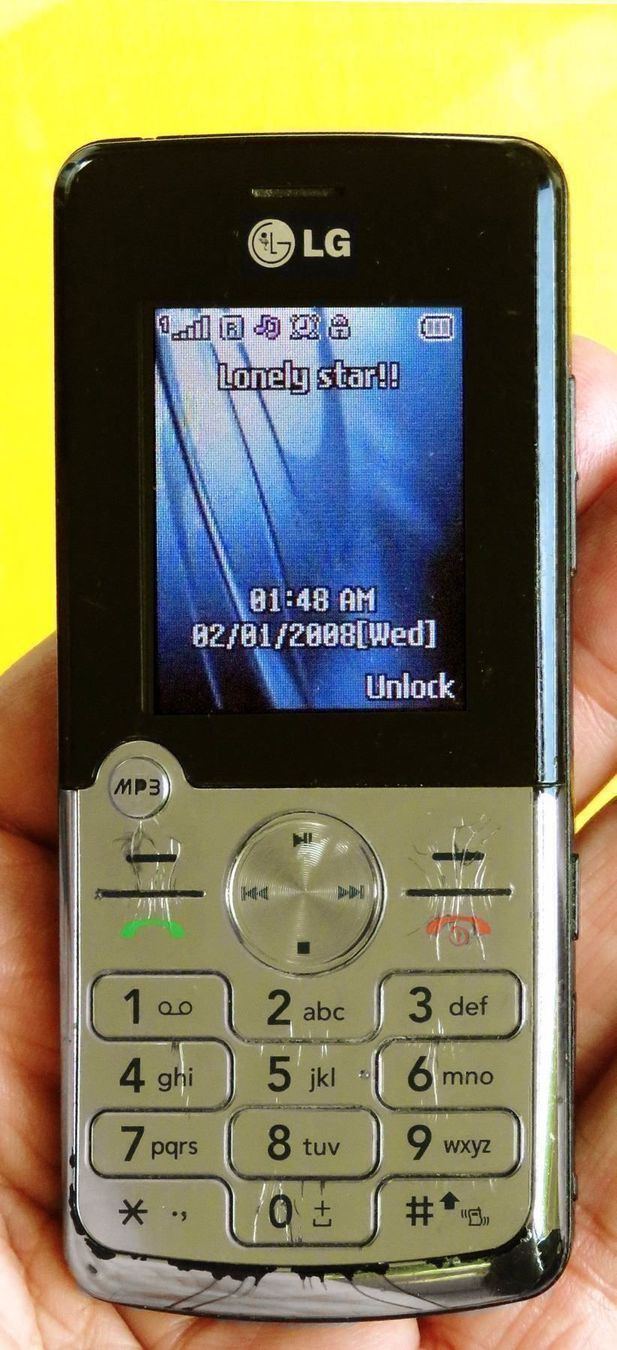 LG Telefoni cellulari / Smartphones: LG KP220: klein und einfach – Usato da Untersiggenthal venduto da Zarkok