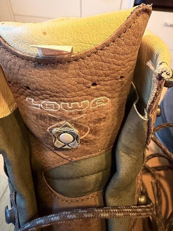 Herrenschuhe: LOWA Wanderschuhe Gr. Uk10/EU 44 – Gebraucht aus Muhen von bebesonne 1