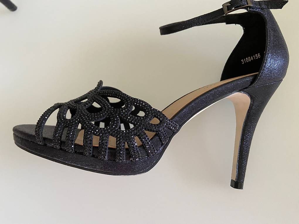Scarpe da donna: HIGH HILLS - NEUE - Gr.38, Schwarz – Usato da Besenbüren venduto da estrella010