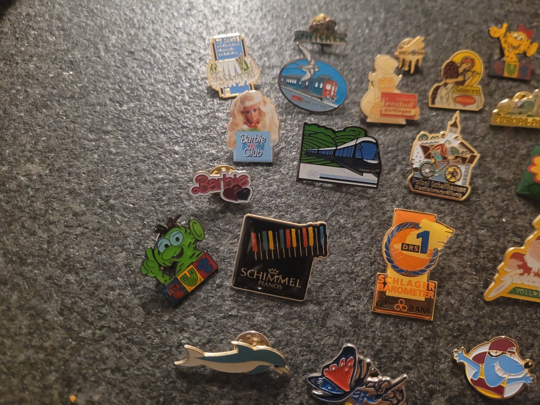 Broschen & Nadeln: Pin Sammlung – Gebraucht aus Neuhausen von eliana2 1