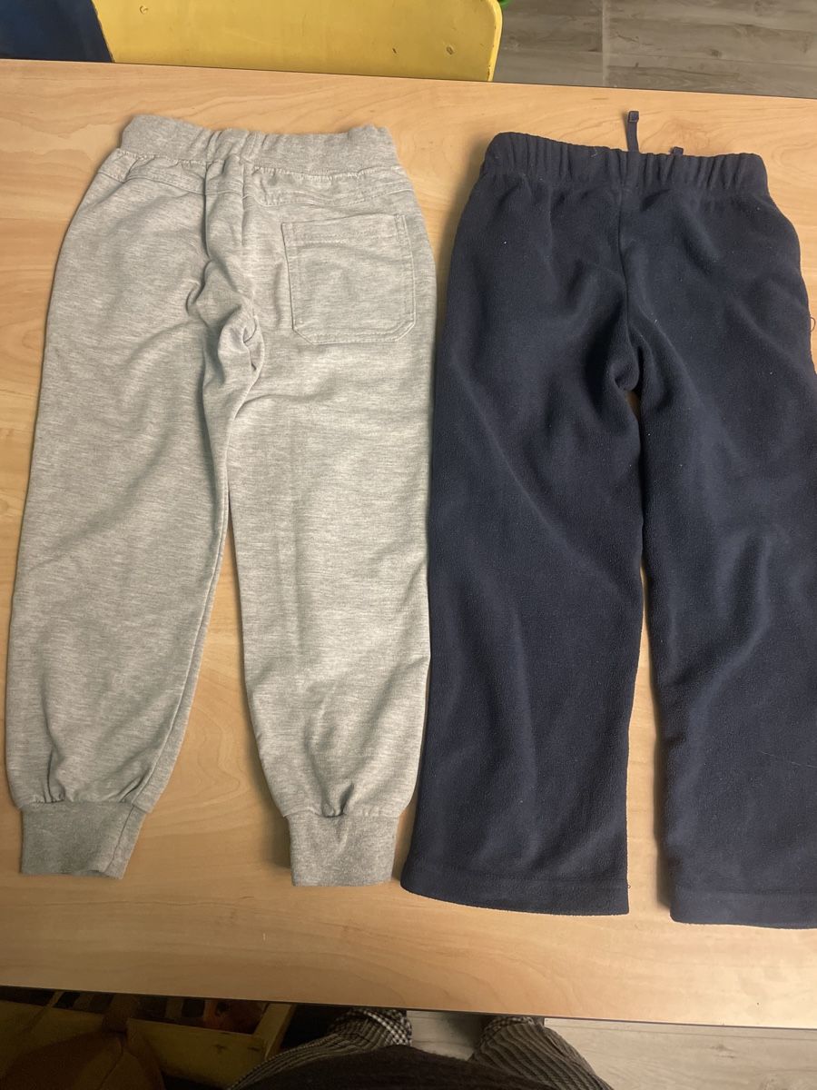 Hosen: 2 Trainerhosen eine Fleece Gr. 110 – Gebraucht aus Obergerlafingen von cabo4 1
