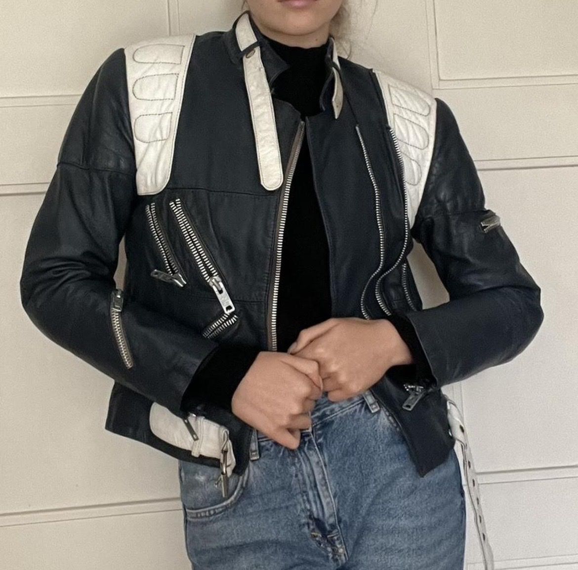 Giacche: Leather Jacket Navy Blue/White Quilted Shoulders Size S – Usato da Zürich venduto da Melina.A