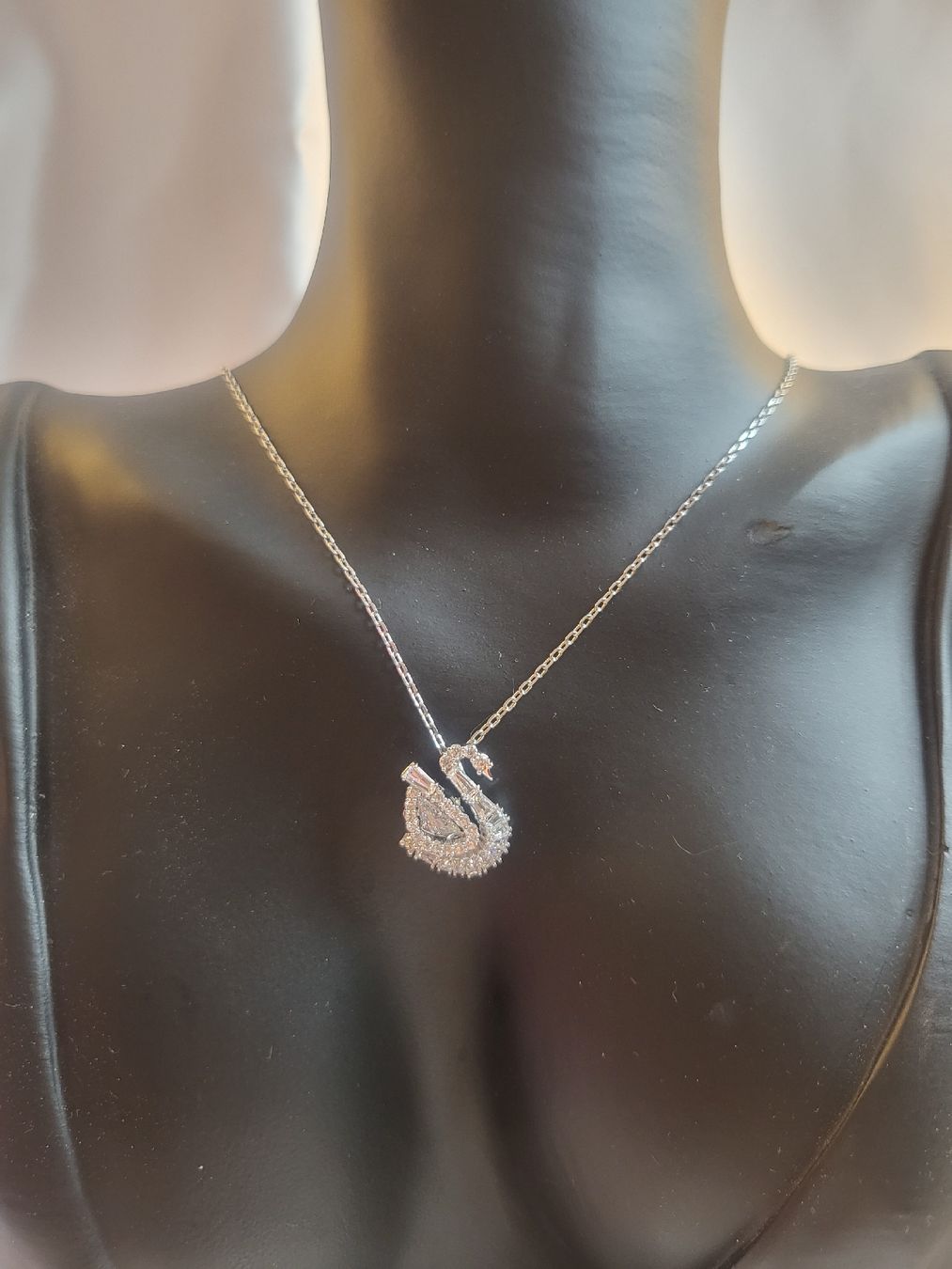 Swarovski Colliers: NEUE Swarovski Halskette – Neuf avec emballage d'origine à Hellbühl par d.d.d.125 6
