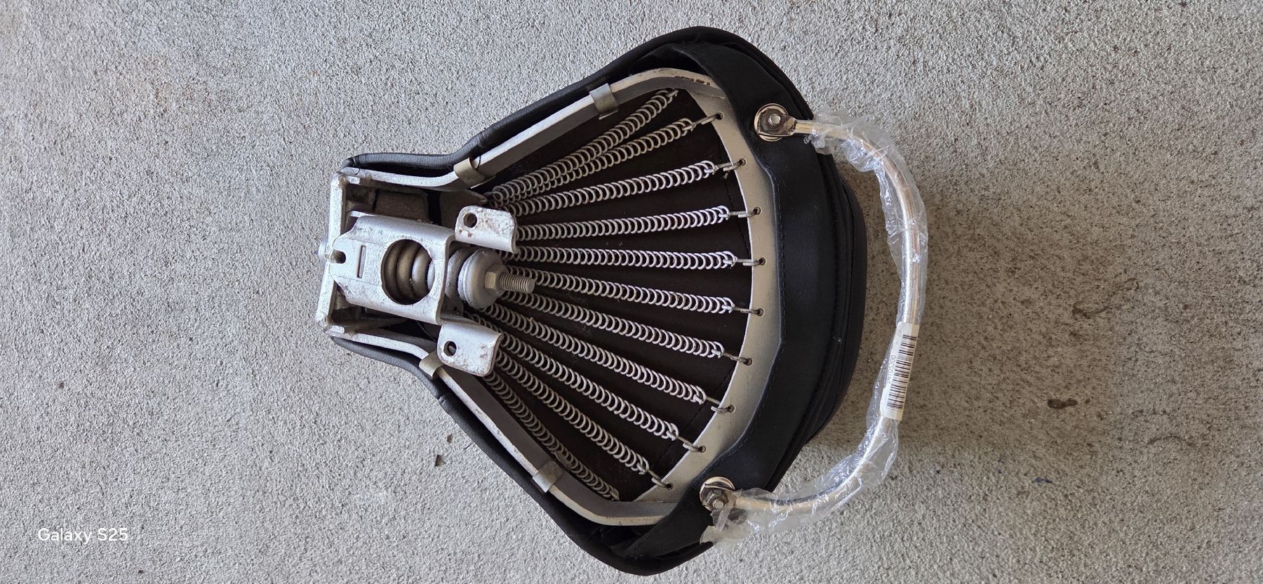 Vespa Tutti pezzi di ricambio per scooter: Selle Piaggio Vespa  – Nuovo (secondo la descrizione) da Yverdon les bains venduto da Carmelo85 2
